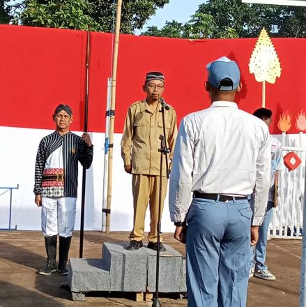 KEMERIAHAN MASYARAKAT MEMPERINGATI HARI KEMERDEKAAN RI